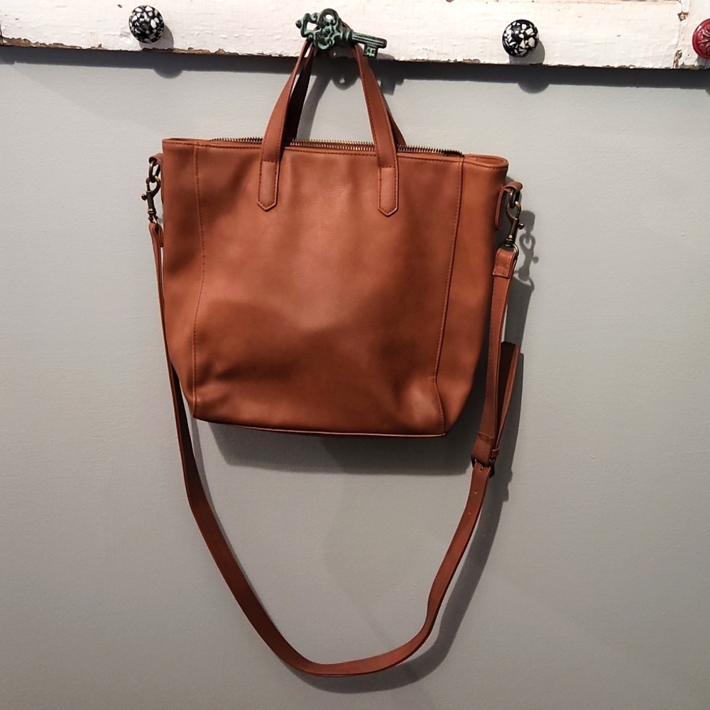 Universal Thread Crossbody Tote in Cognac
